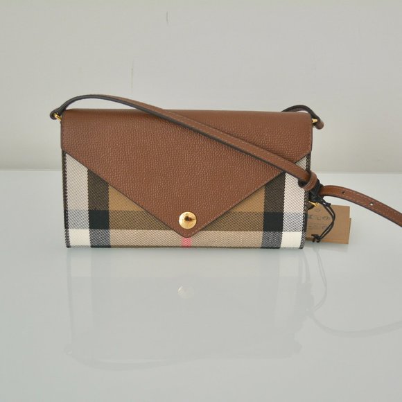 NWT BURBERRY HANNAH COCA HOUSE CHECK DERBY LEATHER CROSSBODY WALLET BAG … - Picture 1 of 11